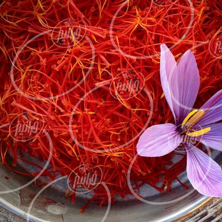 وارد کننده اسانس زعفران با کیفیت در کشور